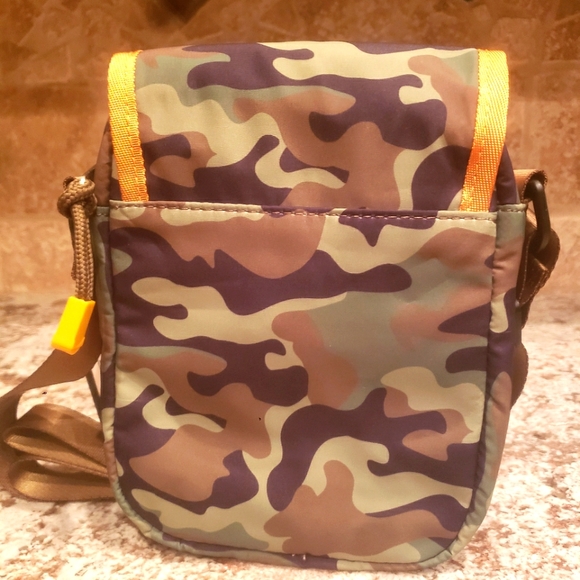 High Park Green Camo Crossbody bag smiley happy face - NEW - Picture 3 of 6